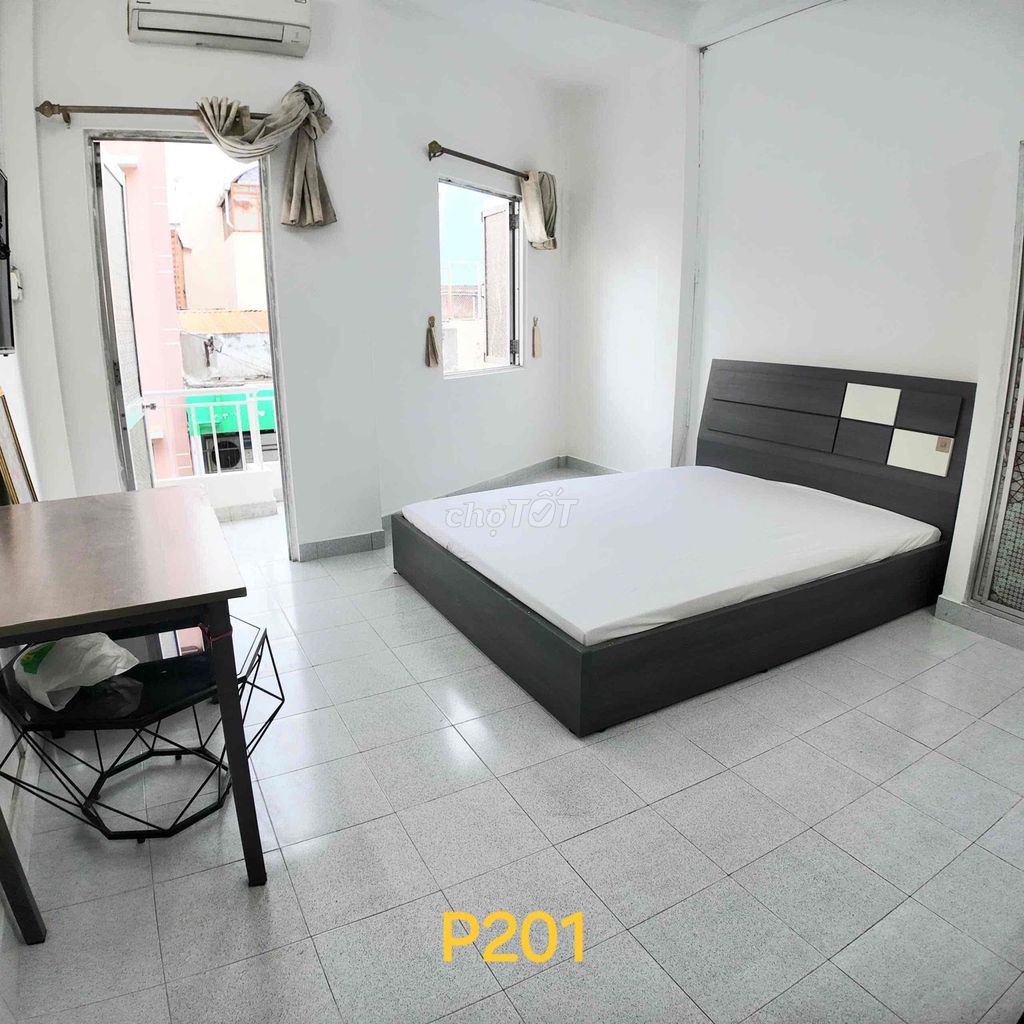 Căn hộ cho thuê Quận 10 30m² giá 5.3 triệu - Ban công thoáng đãng, tiện ích đầy đủ!