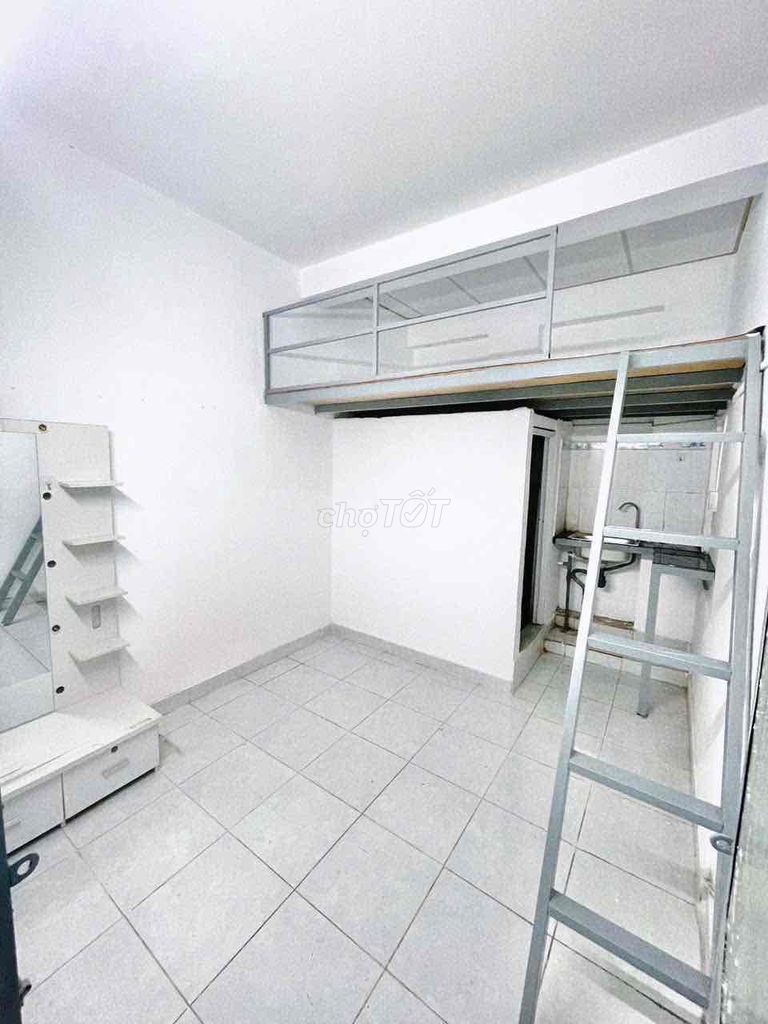 Cho thuê phòng giá rẻ Đường Quách Đình Bảo - 25m² chỉ 2.6 triệu, giờ giấc tự do!