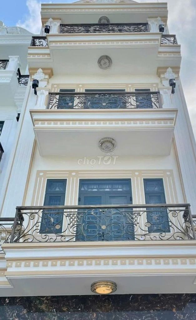 Nhà cho thuê HXH Đường C18, Tân Bình 100m² - Thiết kế hiện đại, thích hợp làm văn phòng