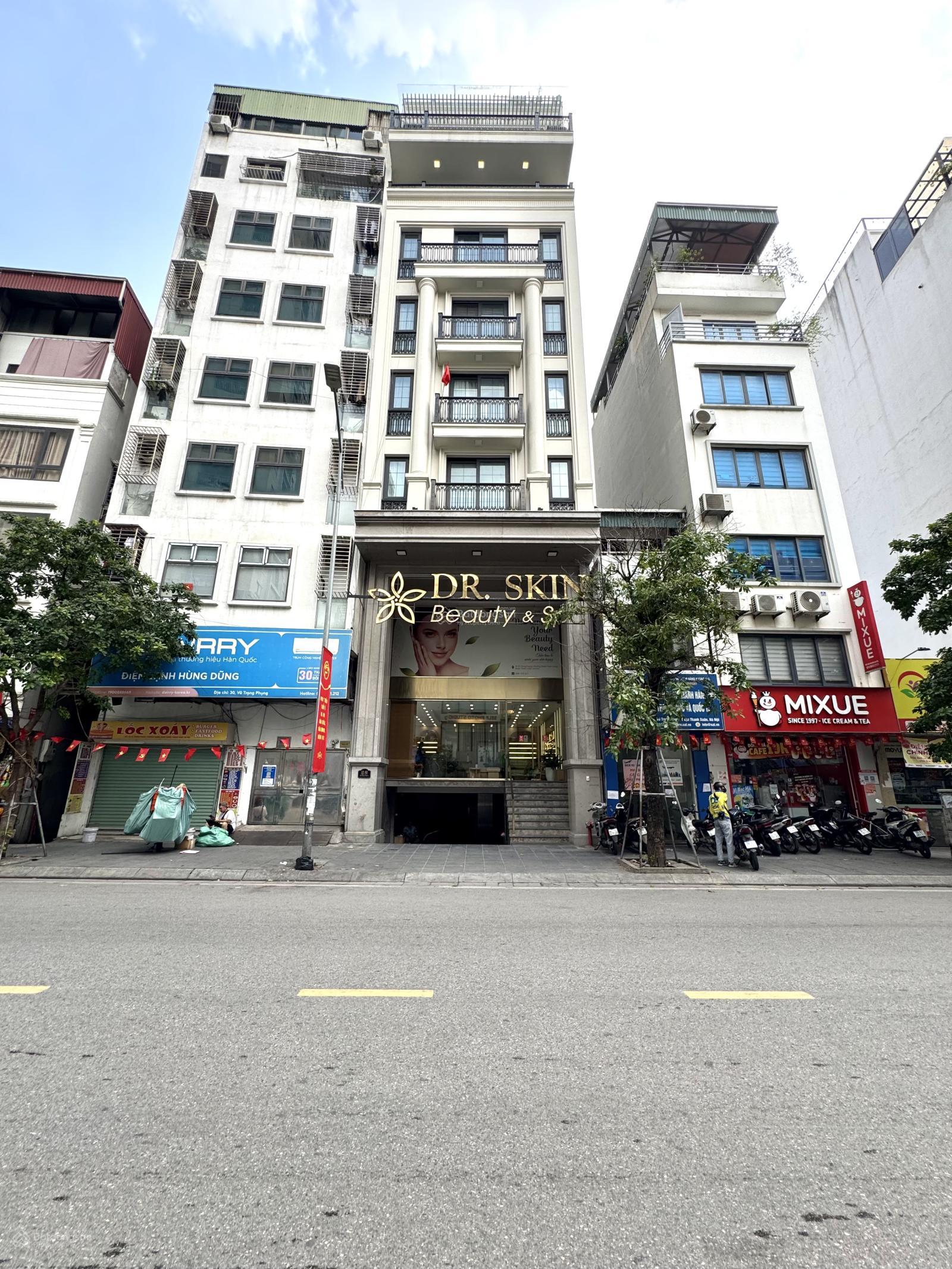 Cho thuê nhà mặt phố Thái Hà, Đống Đa 90m² giá 85 triệu - Thiết kế hiện đại, vị trí đắc địa!