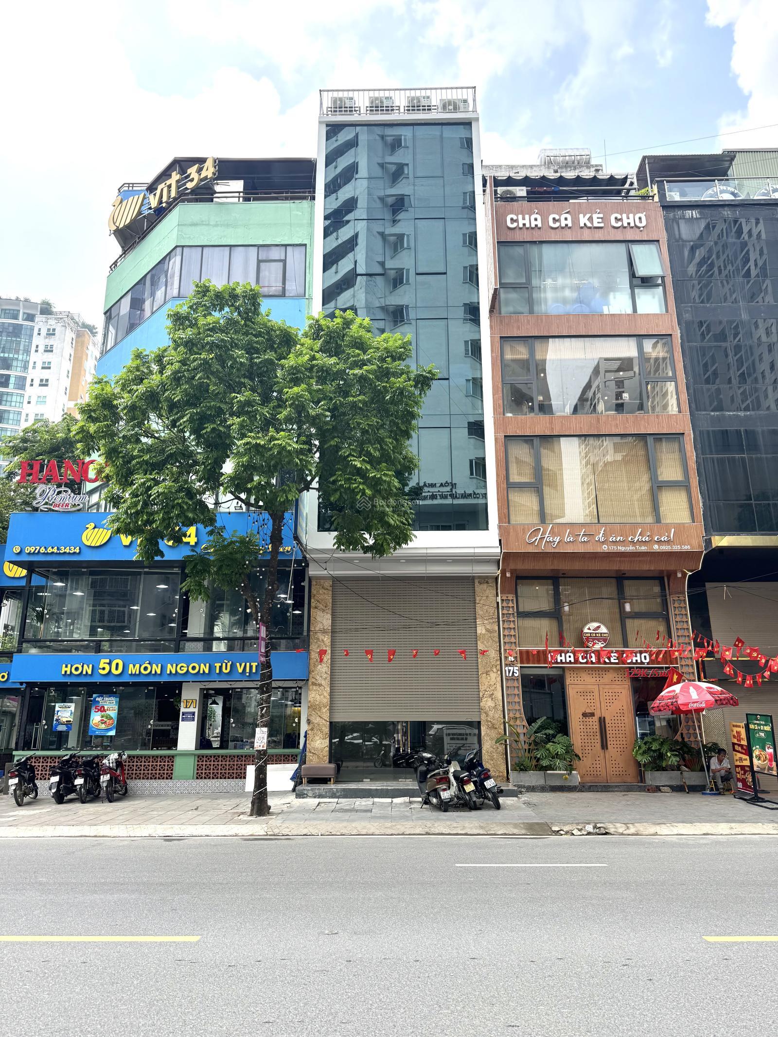 Cho thuê toà nhà mặt phố Nguyễn Tuân 80m² giá 120 triệu - Kinh doanh sầm uất!