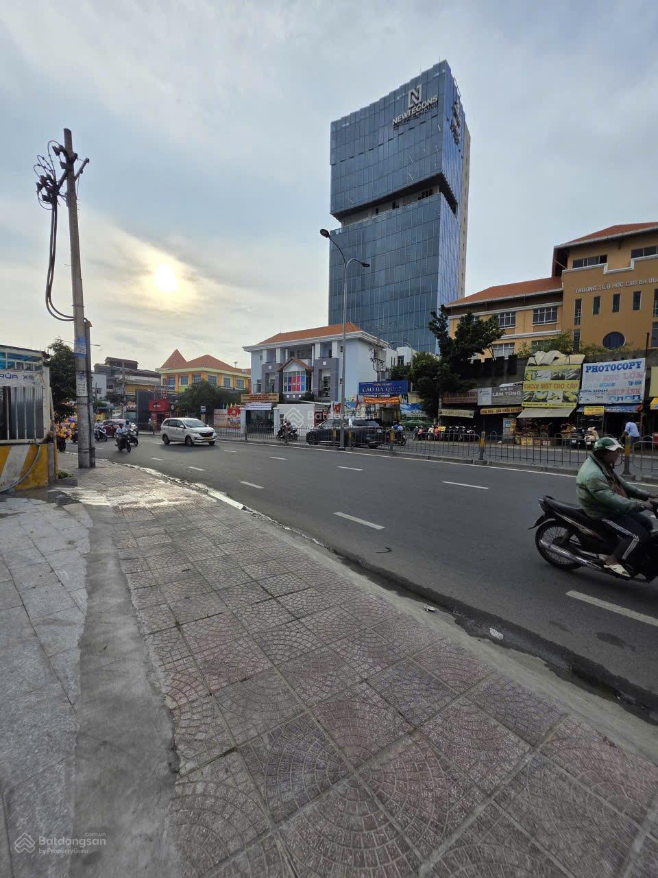 Cho thuê mặt bằng mặt tiền đường Phan Đăng Lưu, 120m² giá 60 triệu - Cơ hội kinh doanh đắc địa!