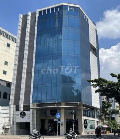 Tòa nhà mặt tiền Hoàng Văn Thụ 1400m² giá 120 triệu - Kết cấu hiện đại, vị trí đắc địa!