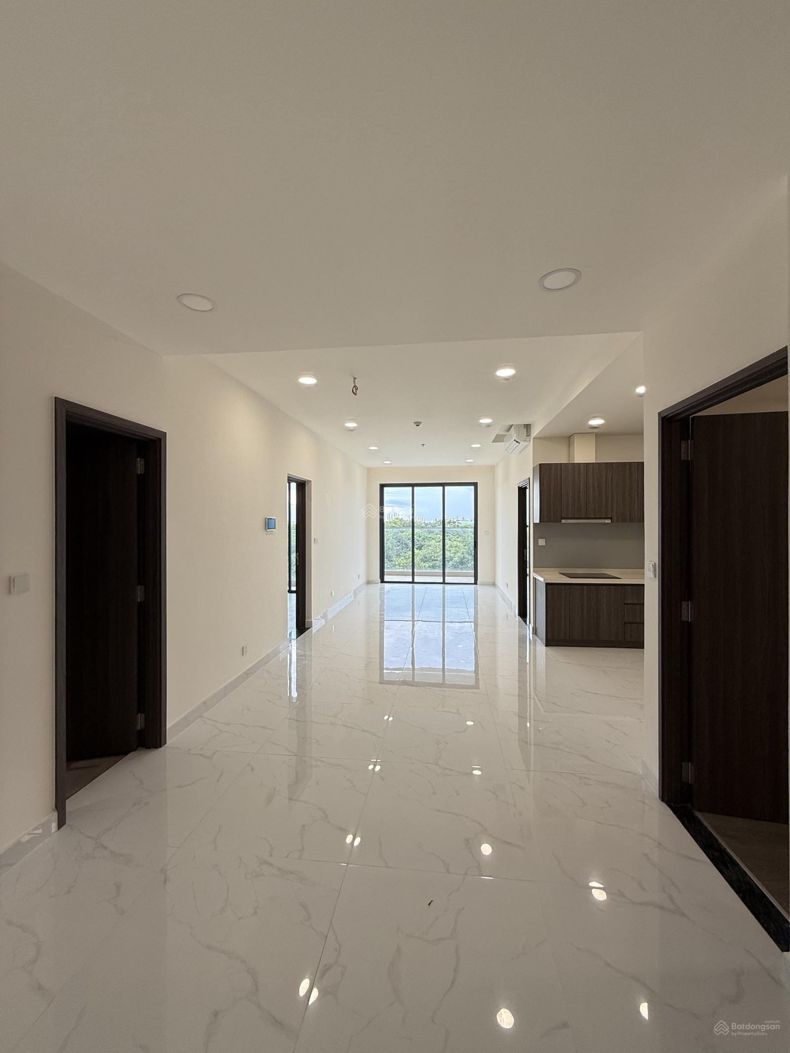 Cho thuê căn hộ Diamond Centery Tân Phú 120.7m² giá 18 triệu - Nội thất cơ bản, có ô xe