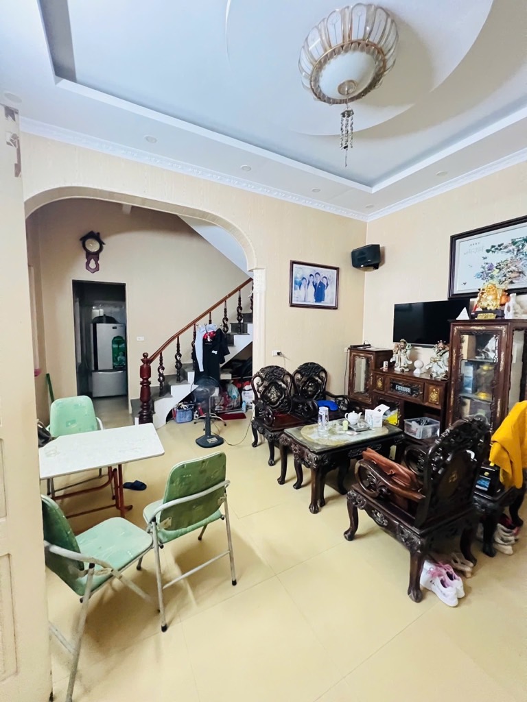 Nhà phố Quan Nhân, Quận Thanh Xuân 69m² giá 13.6 tỷ - Khu dân cư an ninh, giao thông thuận lợi!