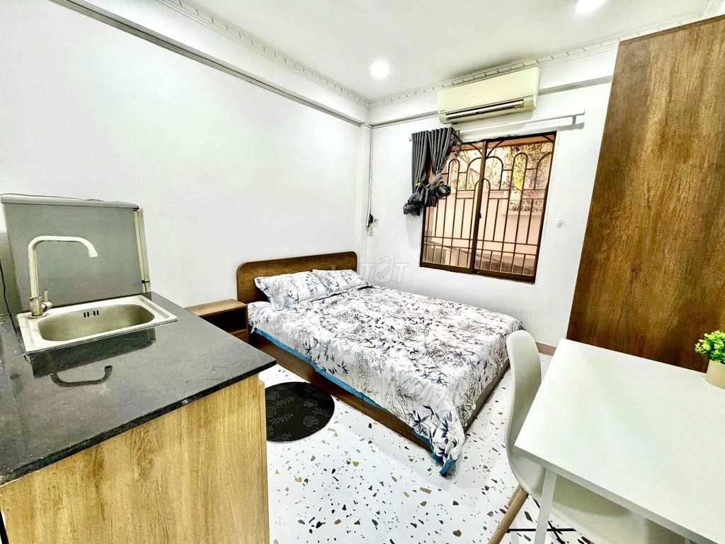 Cho Thuê Căn Hộ Studio 25m² tại Quận 1 - Full Nội Thất, Cửa Sổ Thoáng Mát!