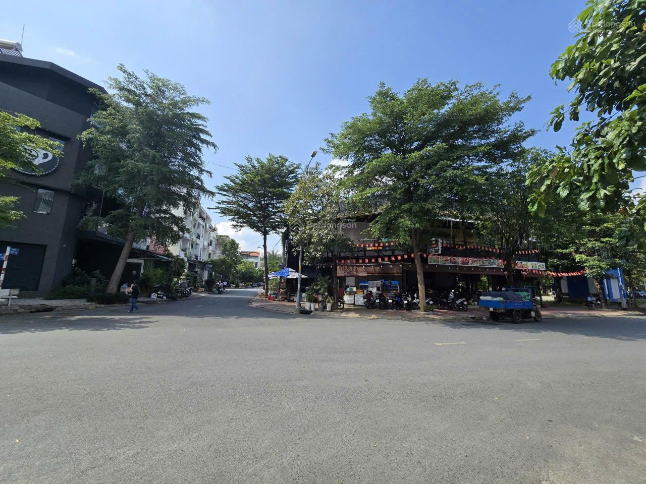 Cho thuê nhà góc 2 mặt tiền đường Cao Đức Lân, An Phú, Q.2 - Giá chỉ 70 triệu/tháng!