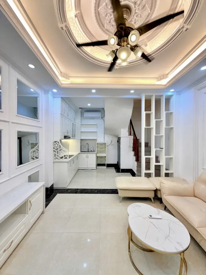 Nhà phố Pháo Đài Láng 31m² giá 8,95 tỷ - Thiết kế hiện đại, vị trí trung tâm!