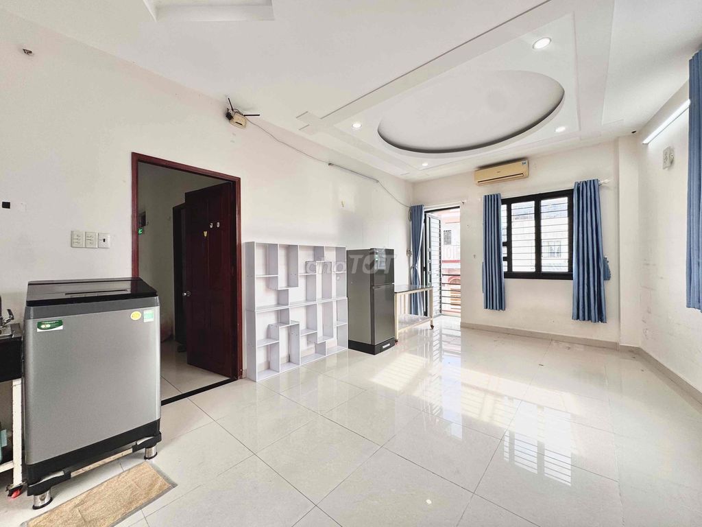 Căn hộ 40m² ban công, đầy đủ nội thất - Giá 5 triệu tại Quận 10