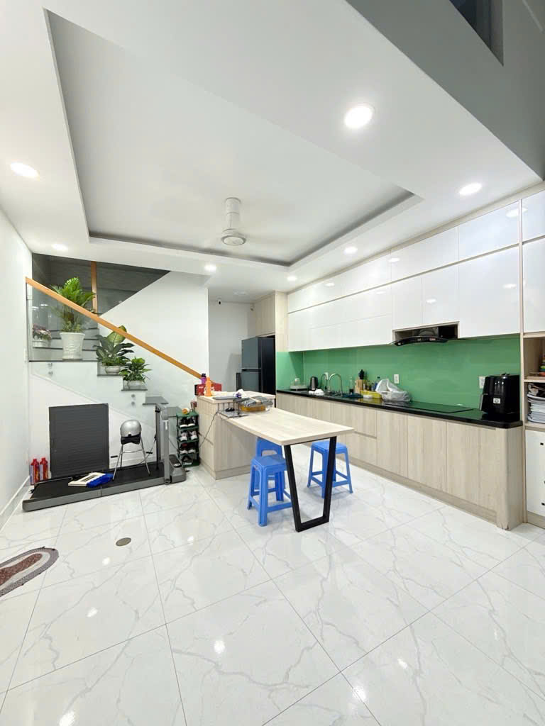 Nhà phố 4 tầng Phường 5, Quận 3, 43m² giá 8.4 tỷ - Thiết kế hiện đại, sẵn sàng vào ở!