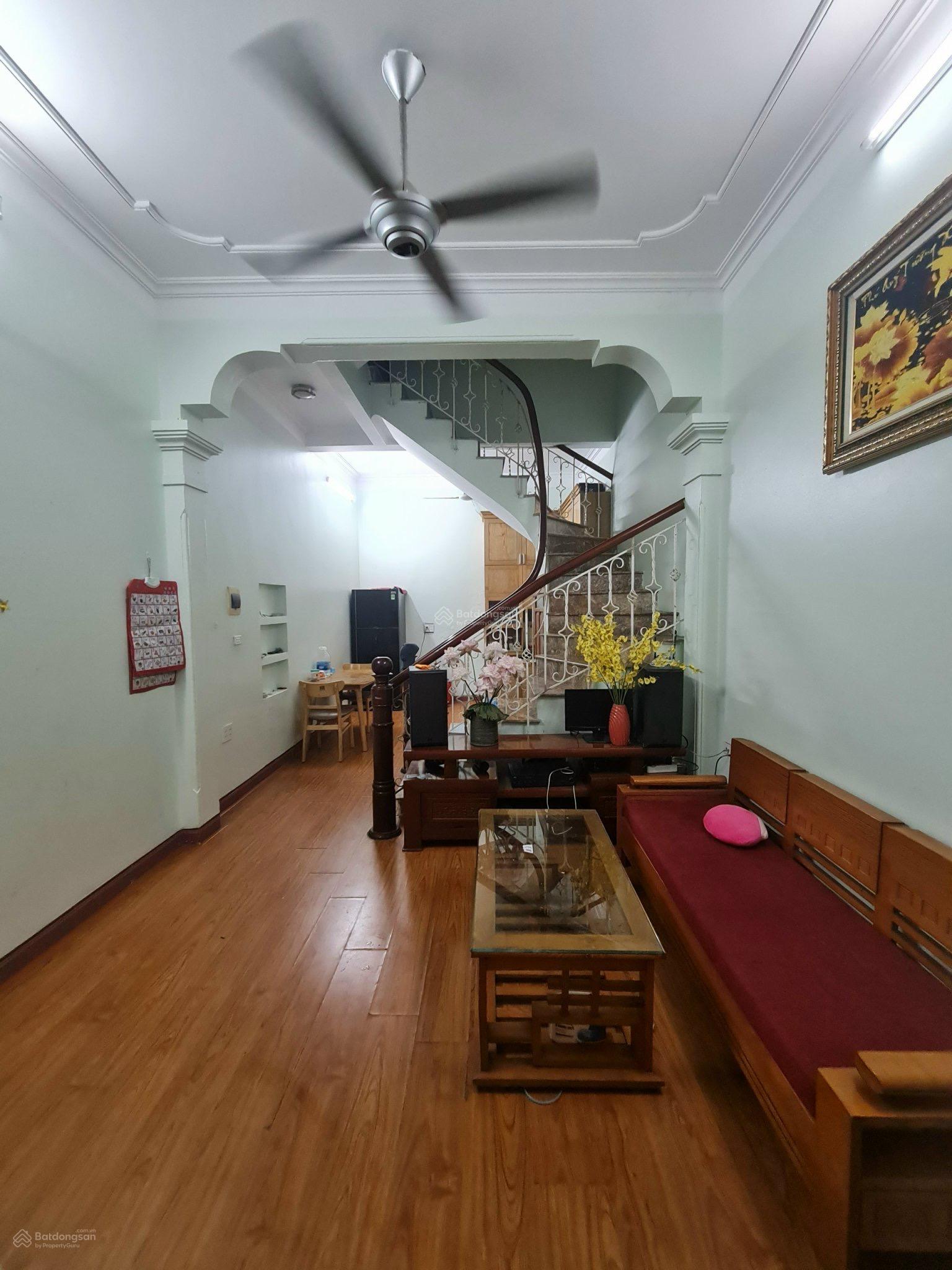 Nhà cho thuê nguyên căn Mễ Trì Thượng 40m² giá 12.8 triệu - Đẹp và tiện nghi ngay lập tức!