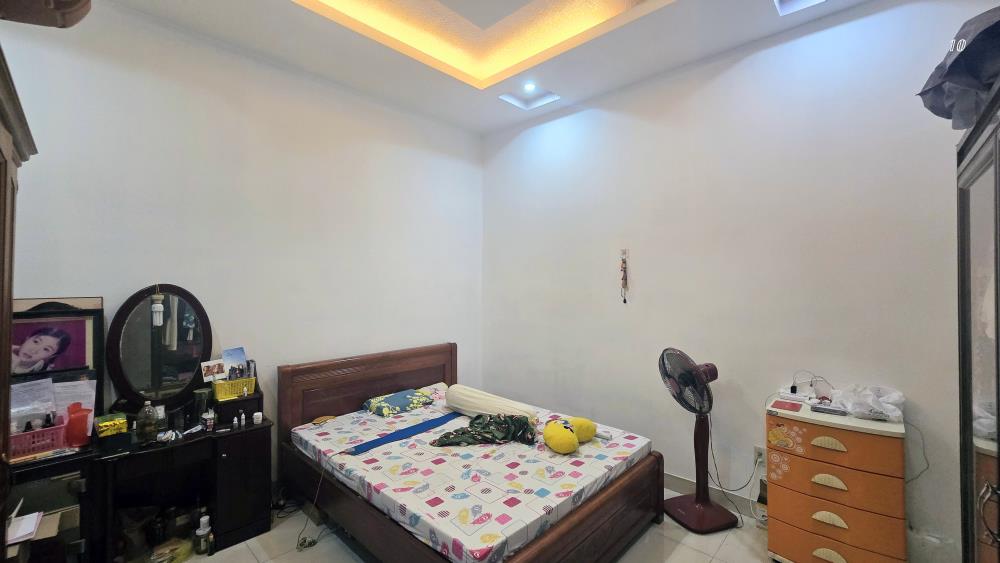 Nhà sân vườn 300m² tại Tân Hiệp, Biên Hòa - Giá chỉ 13.5 tỷ!