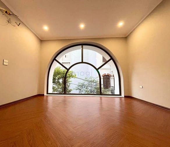 Bán nhà mặt phố Hàm Long 180m² giá 176 tỷ - Kinh doanh lớn, thu nhập ổn định!