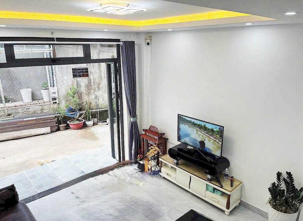 Nhà bán tại Ngô Quyền, Đà Lạt 50m² giá 2.35 tỷ - Hướng Đông Nam, sẵn sàng vào ở!
