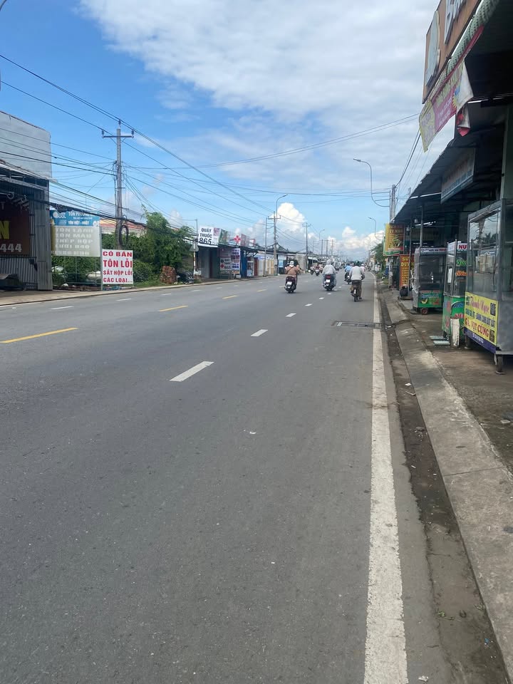 Nhà mặt tiền QL57B, Châu Thành, Bến Tre, 120m² - Kinh doanh sầm uất!