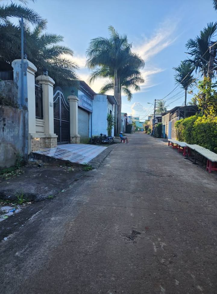 Nhà hẻm Võ Văn Tần, Pleiku 260m² giá 1 tỷ - Tiện nghi đầy đủ, sẵn sàng ở ngay!