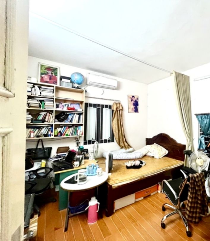 Nhà 3,5 tầng tại Tam Hiệp, 32m² giá 3 tỷ - Đường thông thoáng, gần chợ đầu mối!