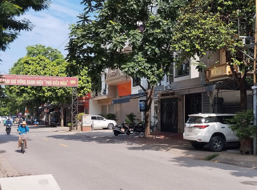 Nhà cấp 4 mặt tiền Đội Cung 122m² giá 5 tỷ - Cơ hội đầu tư tuyệt vời!