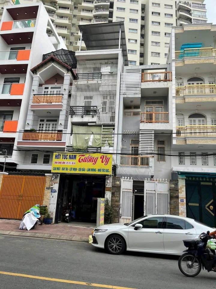 FrontHouse mặt tiền chợ lớn P11 Q6 giá 15 tỷ - Đầu tư sinh lời ngay!