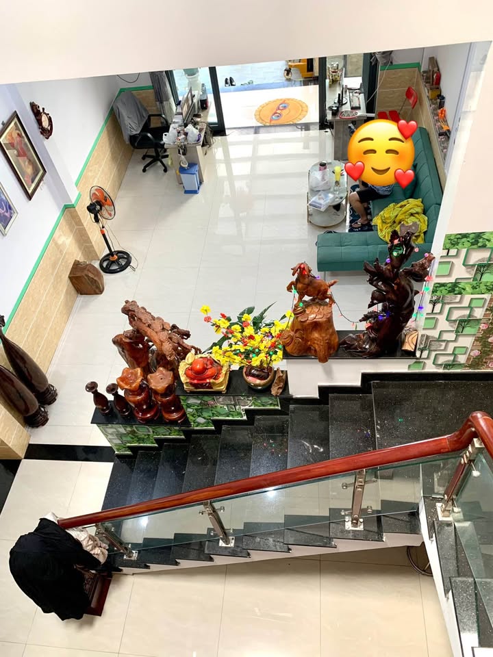 FrontHouse đường Phan Đình Phùng 240m² giá thỏa thuận - Tổ ấm lý tưởng giữa lòng thành phố!