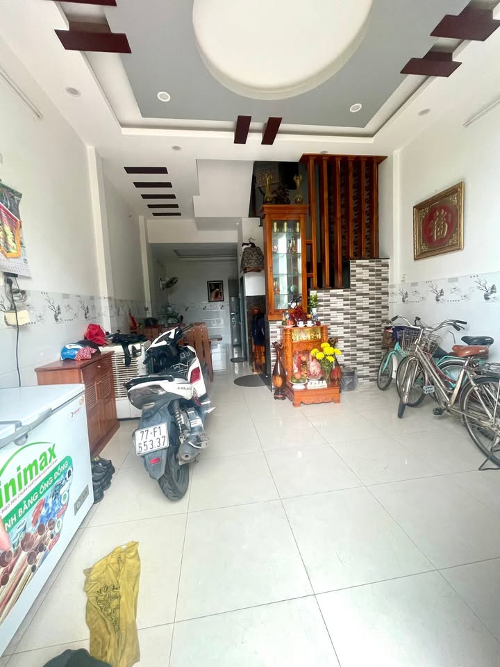 Nhà 3 tầng đường Huỳnh Tấn Phát, Quy Nhơn 42.75m² giá 3 tỷ - Mặt tiền 14m rộng rãi!