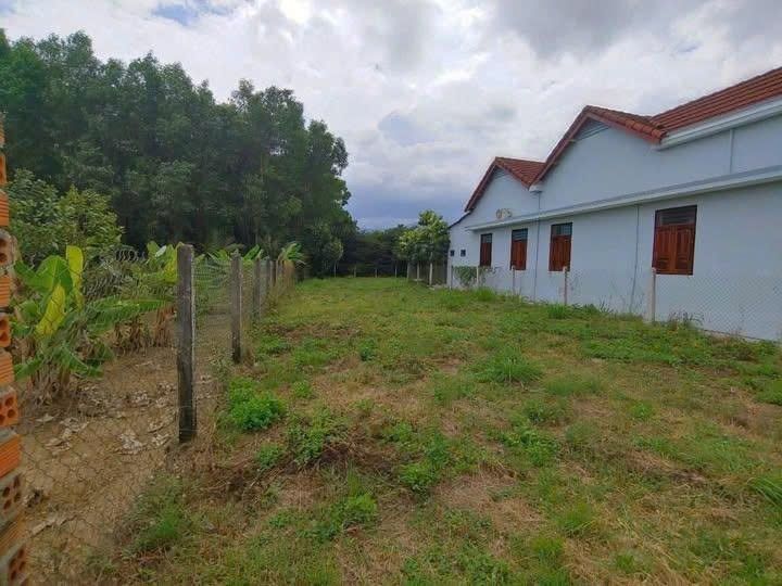 Đất Hòa Kiến Tuy Hòa 250m² giá 400 triệu - Sổ sách đầy đủ, ô tô vào tận nơi!