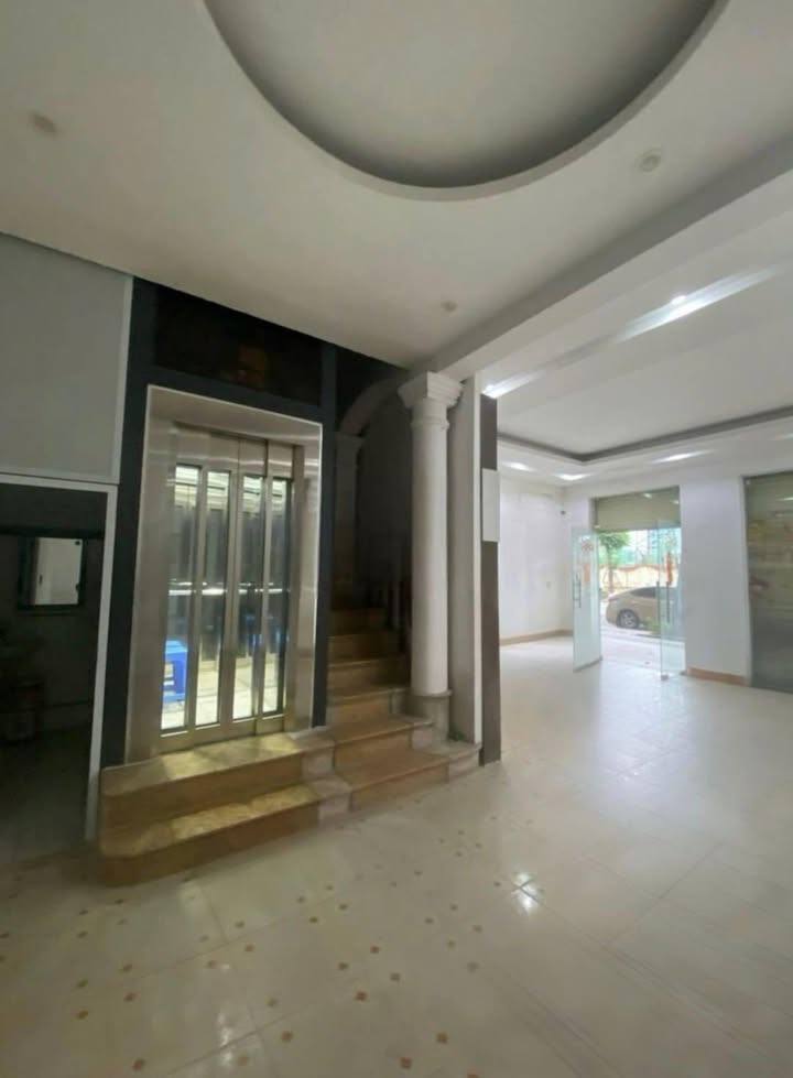 Cho thuê mặt bằng kinh doanh 30m² tại Hoàng Hoa Thám, Ba Đình - Vị trí đắc địa, giá chỉ 15 triệu/tháng!