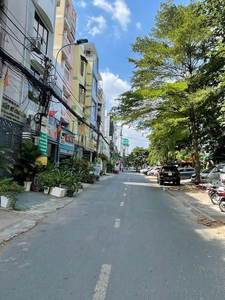 Nhà phố Trường Chinh, Quận 3, 68m² giá 6.3 tỷ - Đường lớn, gần Metro!