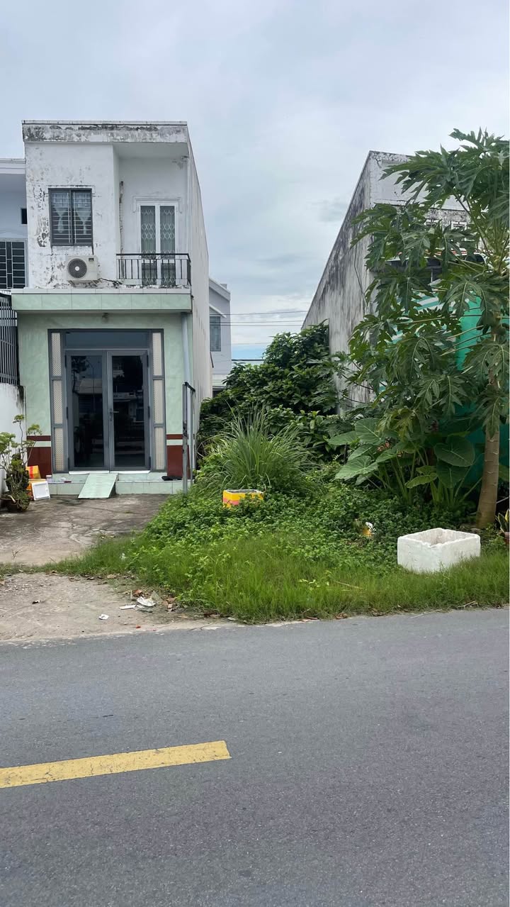 Đất nền 2 mặt tiền đường Phạm Ngọc Thạch, Sóc Trăng - Giá 1.4 tỷ, thương lượng ngay!