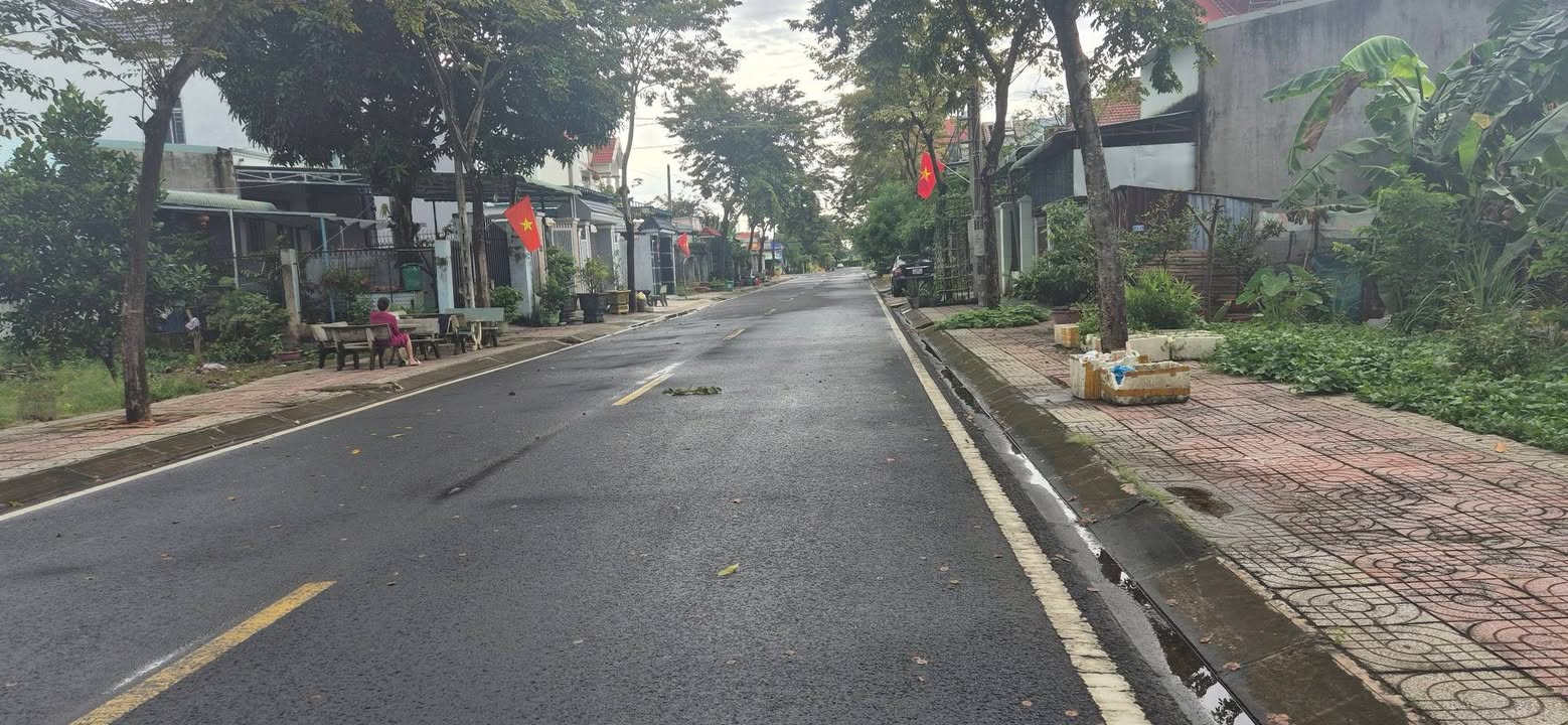 Đất nền Tiến Thành Đồng Xoài 300m² giá 3.2 tỷ - Trung tâm tiện ích lý tưởng!