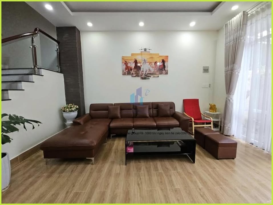 Nhà Thái Lâm Đà Lạt 92m² giá 8.5 tỷ - Sổ hồng riêng, khu dân cư yên tĩnh!