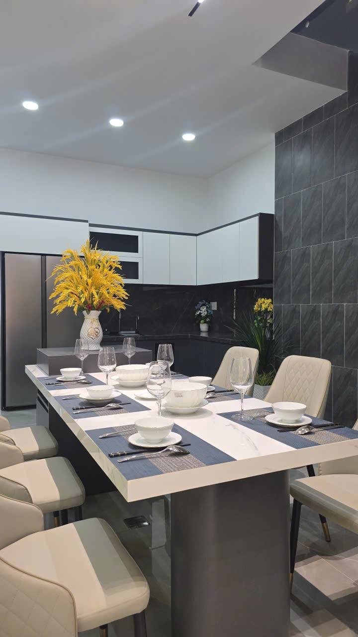 Nhà 1 Trệt 1 Lầu Đường Số 8, KDC Hồng Phát, Cần Thơ - Giá 6.38 Tỷ, Nội Thất Cao Cấp!