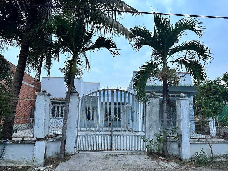 Nhà bán tại Tây Ninh 339,5m² giá 2,7 tỷ - Sổ hồng riêng, thương lượng được!