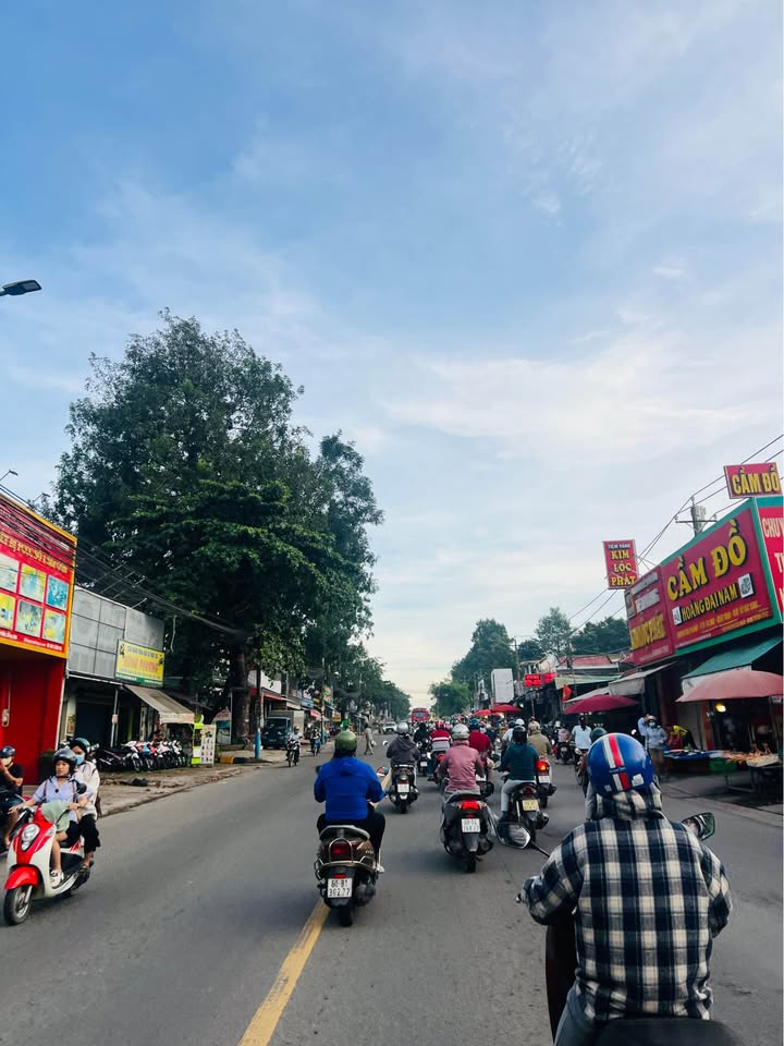 Nhà góc 2 mặt tiền đường Bùi Văn Hòa, Biên Hòa 520m² - Tiềm năng kinh doanh lớn!