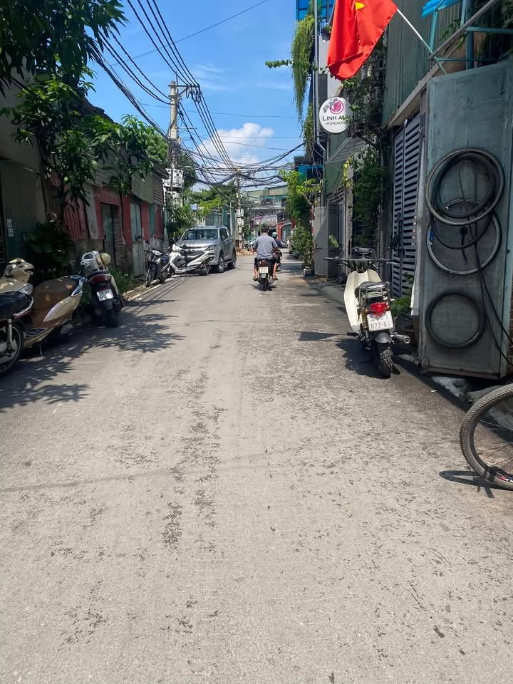 Nhà riêng đường Âu Cơ, Tây Hồ 36m² giá 2.1 tỷ - Mặt ngõ thông ô tô qua nhà!