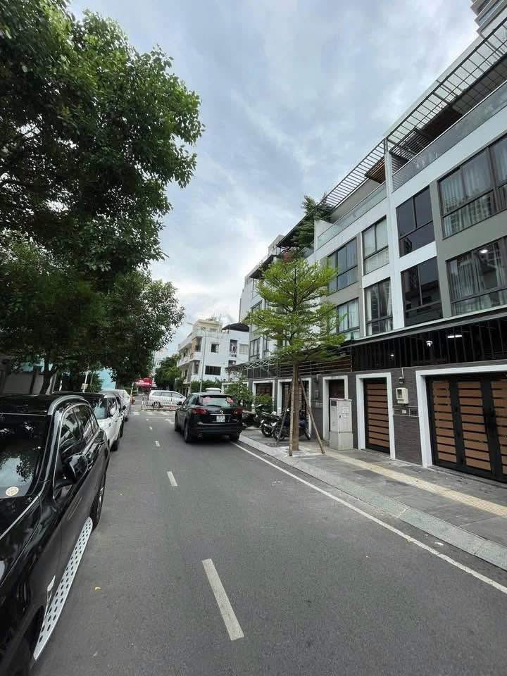 Cho thuê villa mặt tiền đường 3/2, quận 10 - Diện tích 128m², giá thương lượng