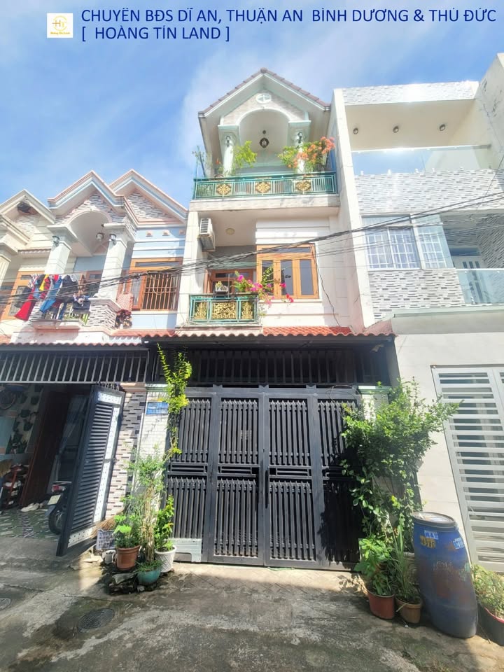 Nhà hoàn công 60.4m² giá 4.5 tỷ - Gần chợ Dĩ An, sân đỗ xe máy