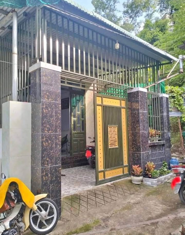 Nhà cấp 4 tại Tân Kiên, Bình Chánh 90m² giá 860 triệu - Sổ hồng riêng, gần chợ!