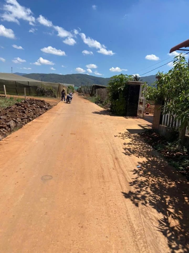 Đất hai mặt tiền Đơn Dương 300m² giá chỉ 1,44 tỷ - Cơ hội đầu tư hấp dẫn!