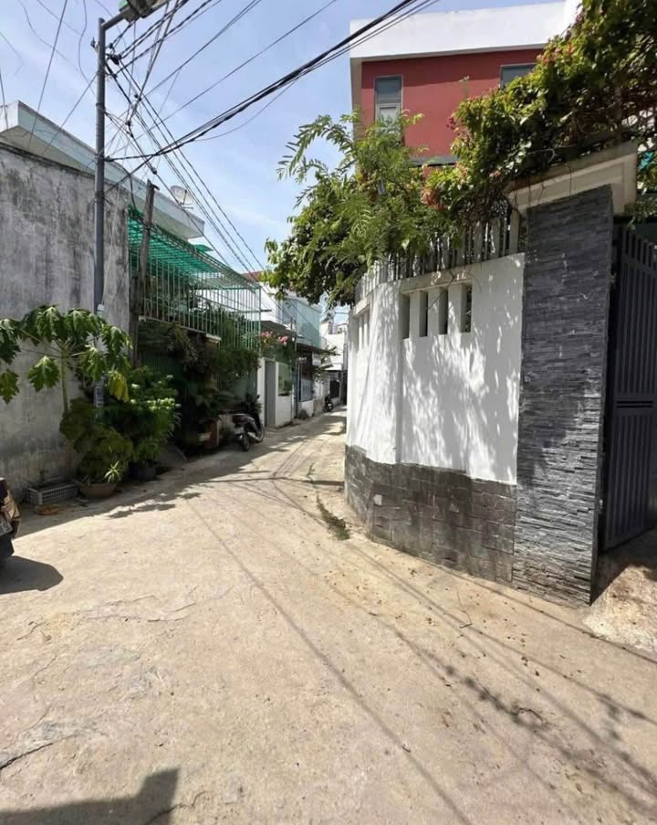 Nhà 1 Trệt 1 Lầu tại Bình Chánh 85m² chỉ 899 triệu - Cơ hội không thể bỏ lỡ!