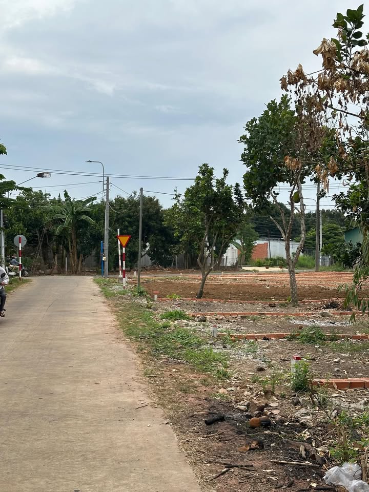 Đất nền Bình Lộc, Long Khánh 240m² giá 1.75 tỷ - Sổ đỏ chính chủ, gần chợ