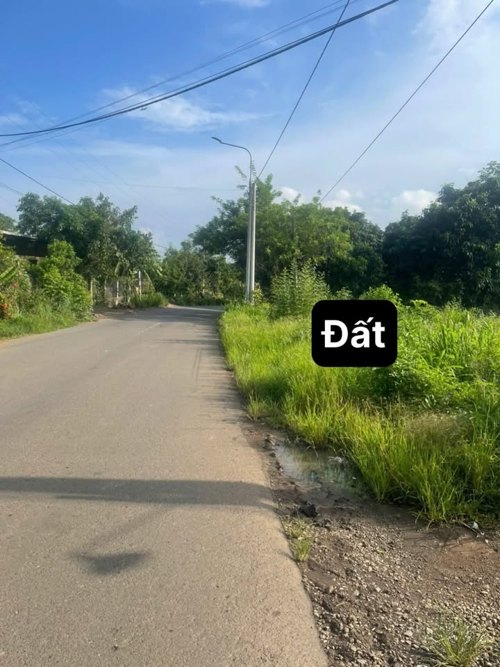 Đất nền Suối Nho Định Quán 18000m² giá 4.5 tỷ - Bán gấp, 2 mặt tiền!