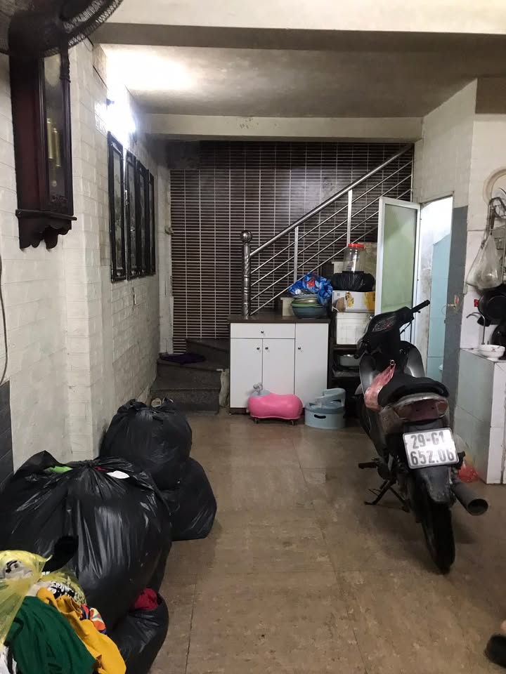 Nhà bán ngõ phố Vũ Hữu, quận Thanh Xuân, 25m² giá 1.4 tỷ - Gần ô tô tải nhỏ!