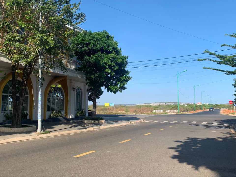 Đất nền mặt tiền đường Lê Đại Hành Phan Thiết 200m² giá 7.2 tỷ - Cơ hội đầu tư hấp dẫn!
