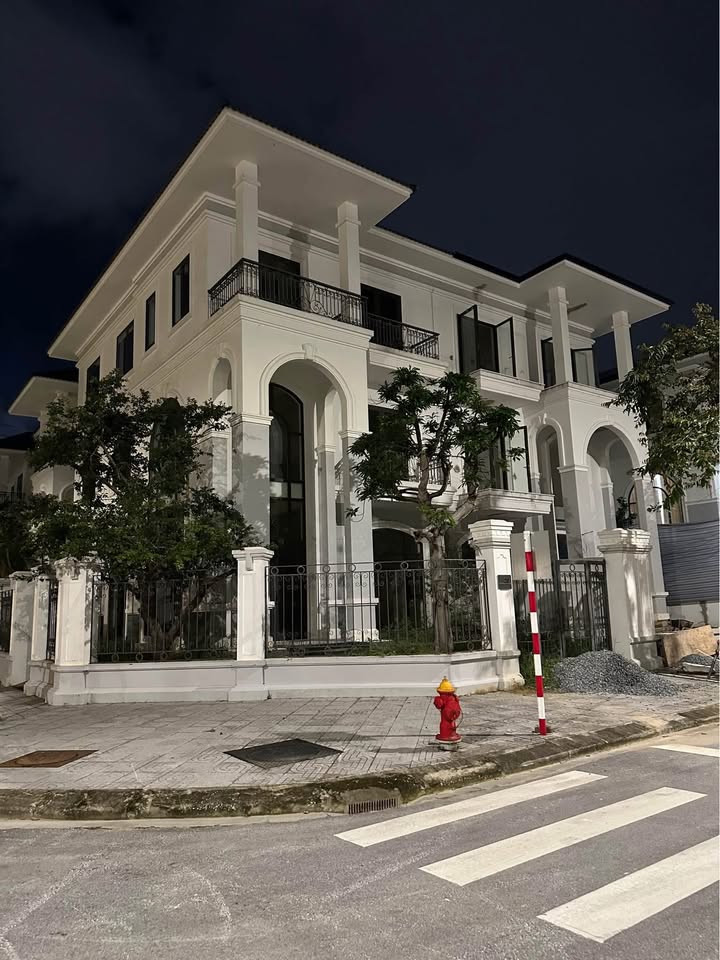 Townhouse VinhHeritage 240m² giá 11.5 tỷ - Đầu tư sinh lời ngay!