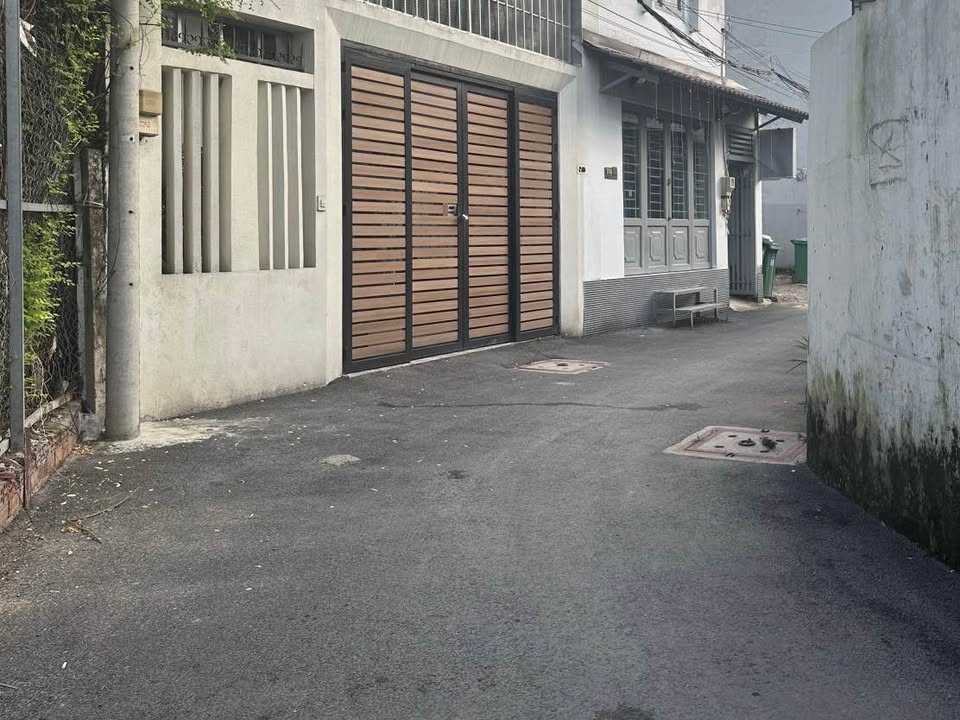 Nhà Bưng Ông Thoàn, Thủ Đức 83m² giá 4.8 tỷ - Hẻm xe hơi, thuận tiện!