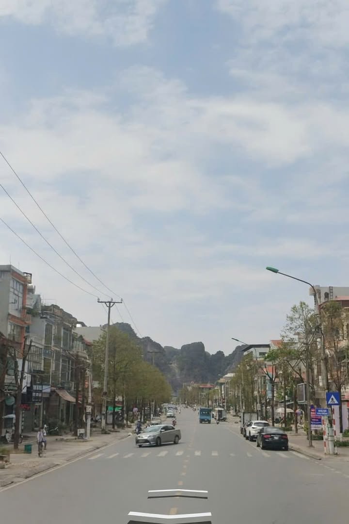 Nhà 4 tầng mặt đường Trần Phú, Cẩm Phả 52m² giá 5.1 tỷ - Chính chủ bán gấp!