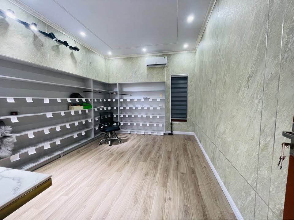 Nhà 2 tầng tại phường Hà Huy Tập, 130m² giá 4.9 tỷ - Pháp lý sổ đỏ chính chủ!