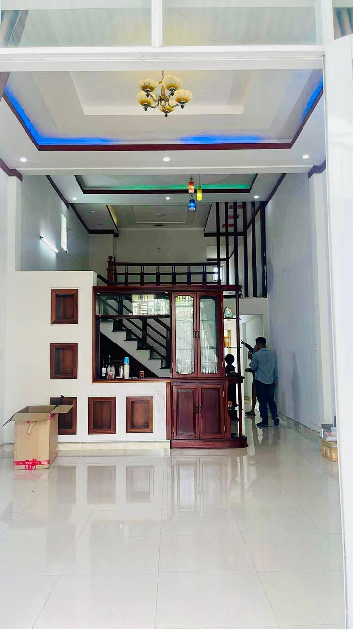 Nhà hẻm Phạm Văn Đồng, Pleiku 125m² giá 2.15 tỷ - Ô tô tránh nhau, vị trí đẹp!