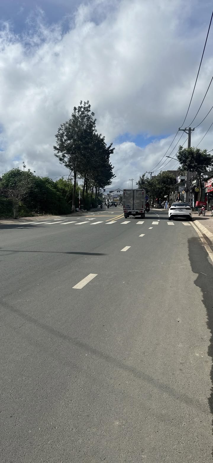 Đất nền Đà Lạt 70m² giá chỉ 299 triệu - Sổ đỏ chính chủ, view thung lũng tuyệt đẹp!